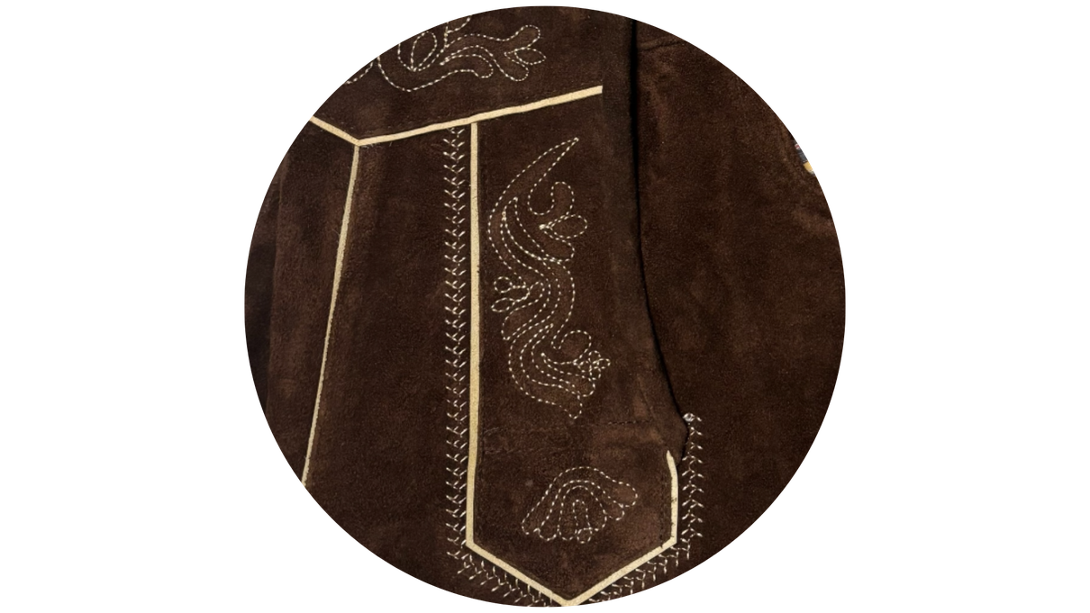 bermuda trajetipica alema couro com cinto detalhes